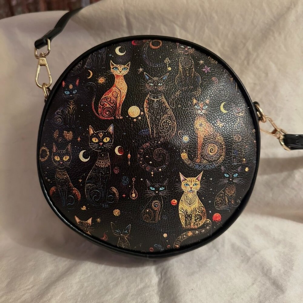 CIRCLE CROSSBODY BAG CAT PRINT NWOT